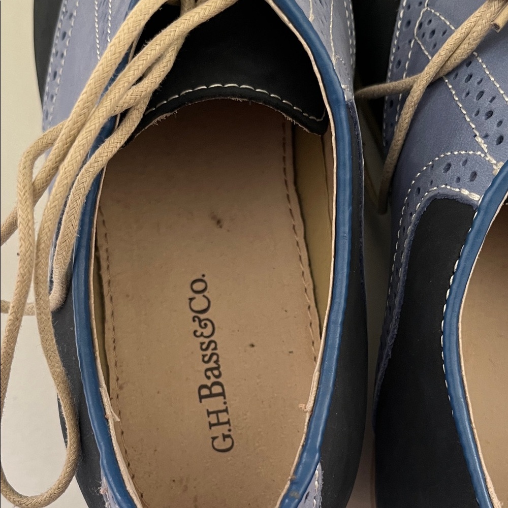 G.H. Bass & Co. Men's Two-Tone Oxford Shoes - Picture 5 of 6